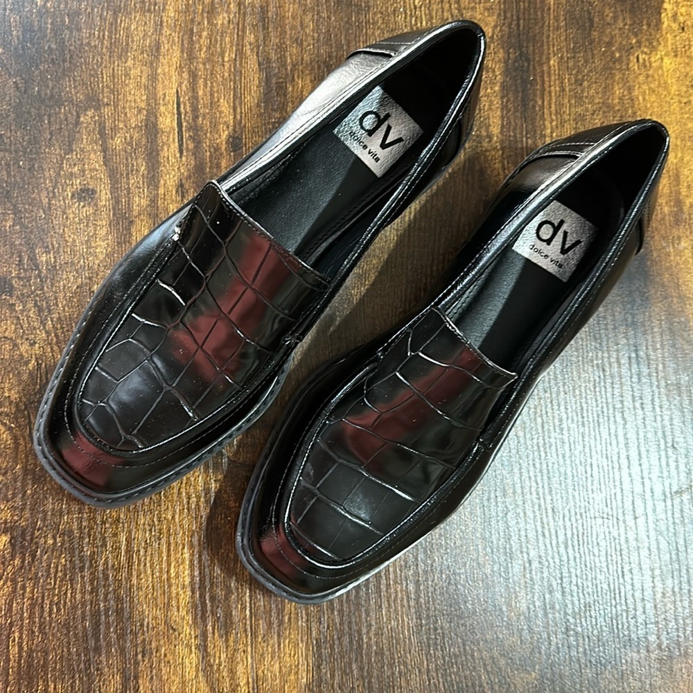 DV by Dolce Vita Fran Black Croc Embossed Loafers size 6 Career Wear dress shoe